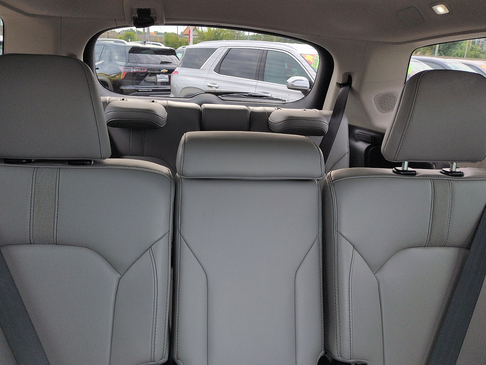 Used 2025 Honda Pilot Touring image 8