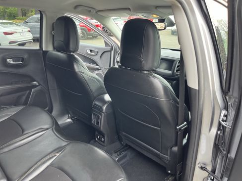 Used 2020 Jeep Compass Latitude w/ Popular Equipment Group AWD/4WD image 17