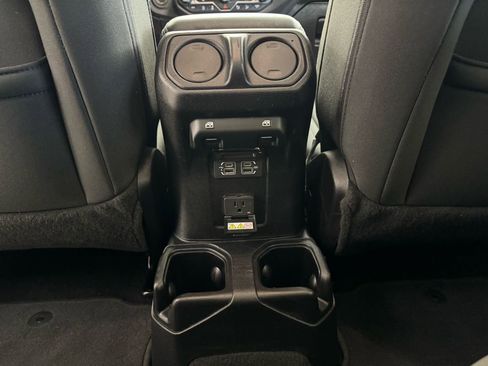 Used 2019 Jeep Wrangler Unlimited Sahara w/ Safety Group AWD/4WD image 22