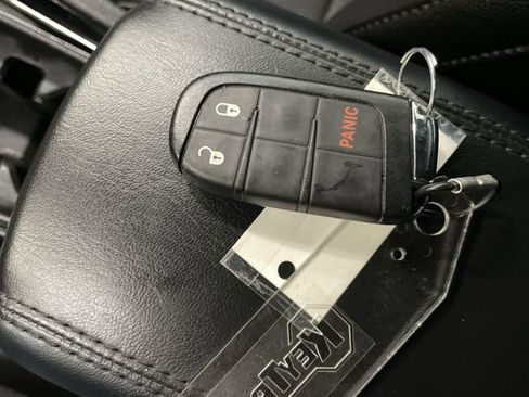 Used 2024 Jeep Compass Trailhawk image 30