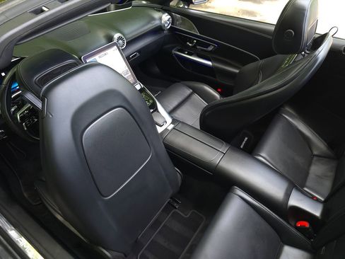 Used 2023 Mercedes-Benz SL 43 AMG w/ Driver Assistance Package image 14