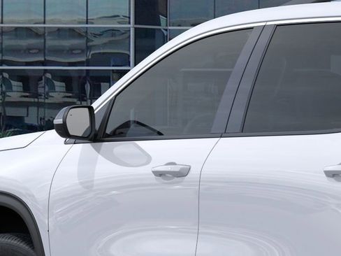 New 2025 Chevrolet Traverse LT image 12