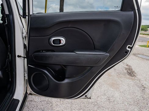 Used 2018 Kia Soul + FWD image 14