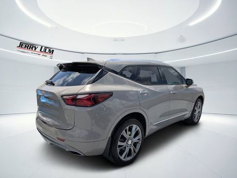 Used 2021 Chevrolet Blazer Premier w/ Driver Confidence II Package FWD image 3