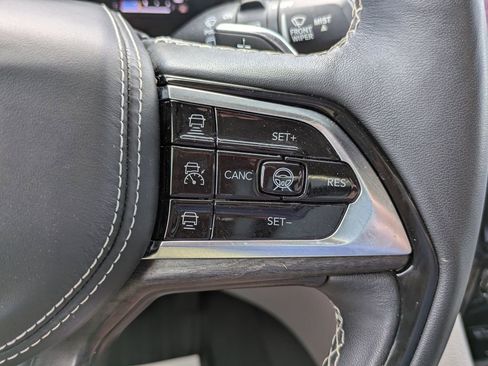 Used 2023 Jeep Grand Cherokee Overland w/ Adv Protech Group III image 18