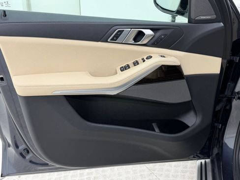 Used 2021 BMW X5 xDrive40i w/ Premium Package image 13