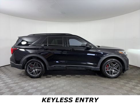 Used 2025 Ford Explorer ST-Line w/ ST-Line Street Pack image 7