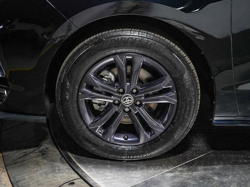 Used 2024 Toyota Sienna XSE w/ XSE Plus Package image 7