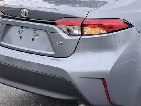Certified 2025 Toyota Corolla LE image 5