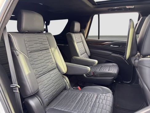 Used 2023 Cadillac Escalade Sport Platinum image 18