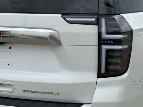 Used 2021 GMC Yukon Denali w/ Denali Premium Package AWD/4WD image 7