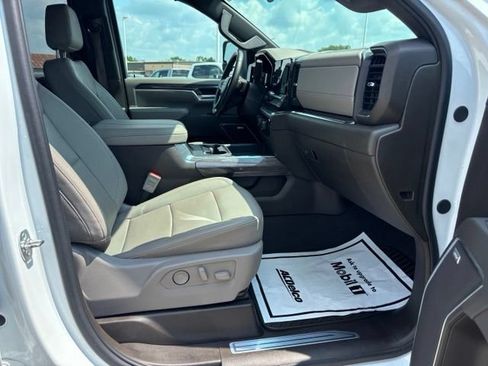 Certified 2025 Chevrolet Silverado 2500 LTZ w/ LTZ Convenience Package AWD/4WD image 22
