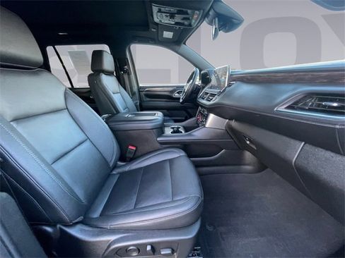 Used 2024 Chevrolet Tahoe Z71 w/ Luxury Package image 17