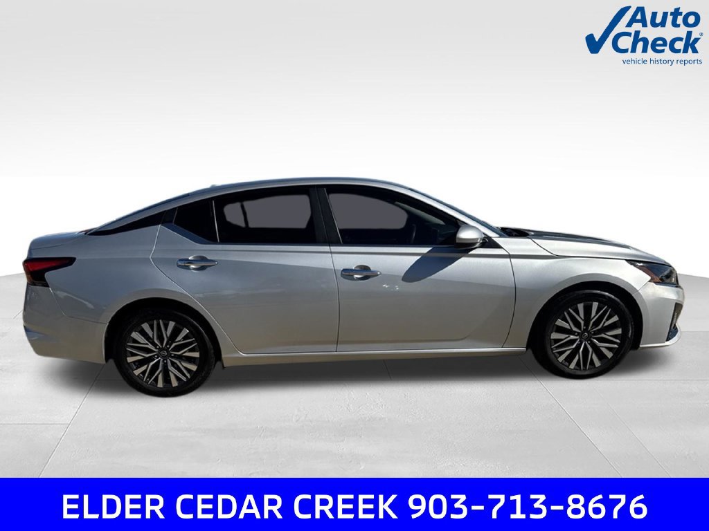 Used 2023 Nissan Altima 2.5 SV FWD image 9