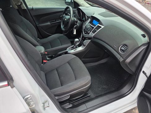 Used 2016 Chevrolet Cruze LT image 10