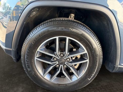 Used 2019 Jeep Grand Cherokee Limited AWD/4WD image 35