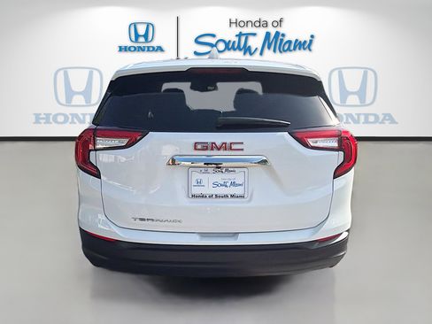 Used 2024 GMC Terrain SLE FWD image 6