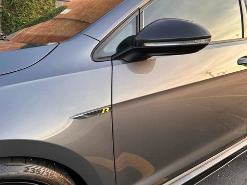 Used 2019 Volkswagen Golf R 4-Door image 21