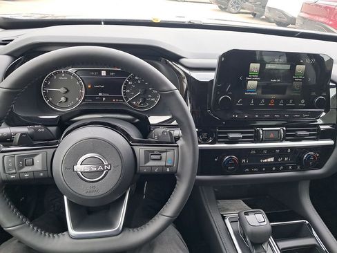 New 2025 Nissan Pathfinder SL w/ SL Premium Package image 13