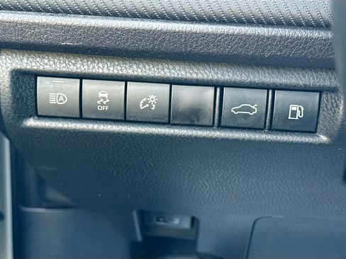 Used 2025 Toyota Camry SE w/ Multimedia Upgrade Package image 31