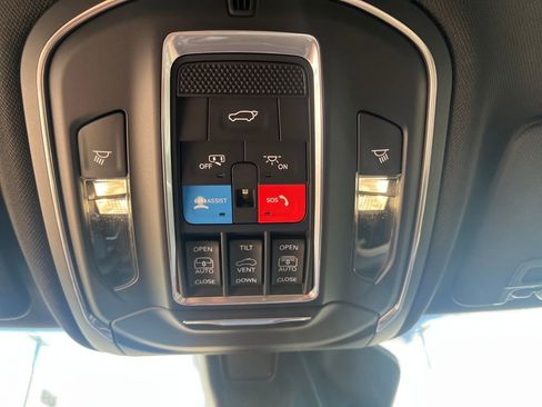 New 2025 Jeep Grand Cherokee Limited image 31