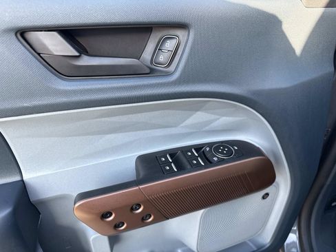 Used 2022 Ford Maverick Lariat w/ Lariat Luxury Package FWD image 18