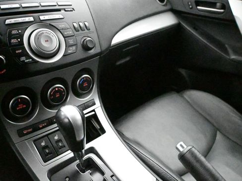 Used 2010 MAZDA MAZDA3 s Grand Touring FWD image 3