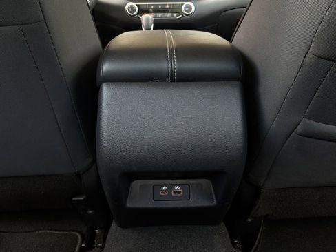 Used 2025 Nissan Altima 2.5 SV FWD image 13