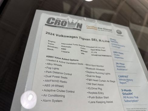 Used 2024 Volkswagen Tiguan SEL R-Line image 40