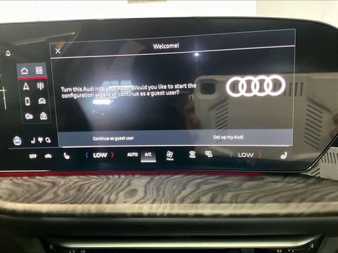 Used 2025 Audi Q5 Premium w/ Convenience Package image 9