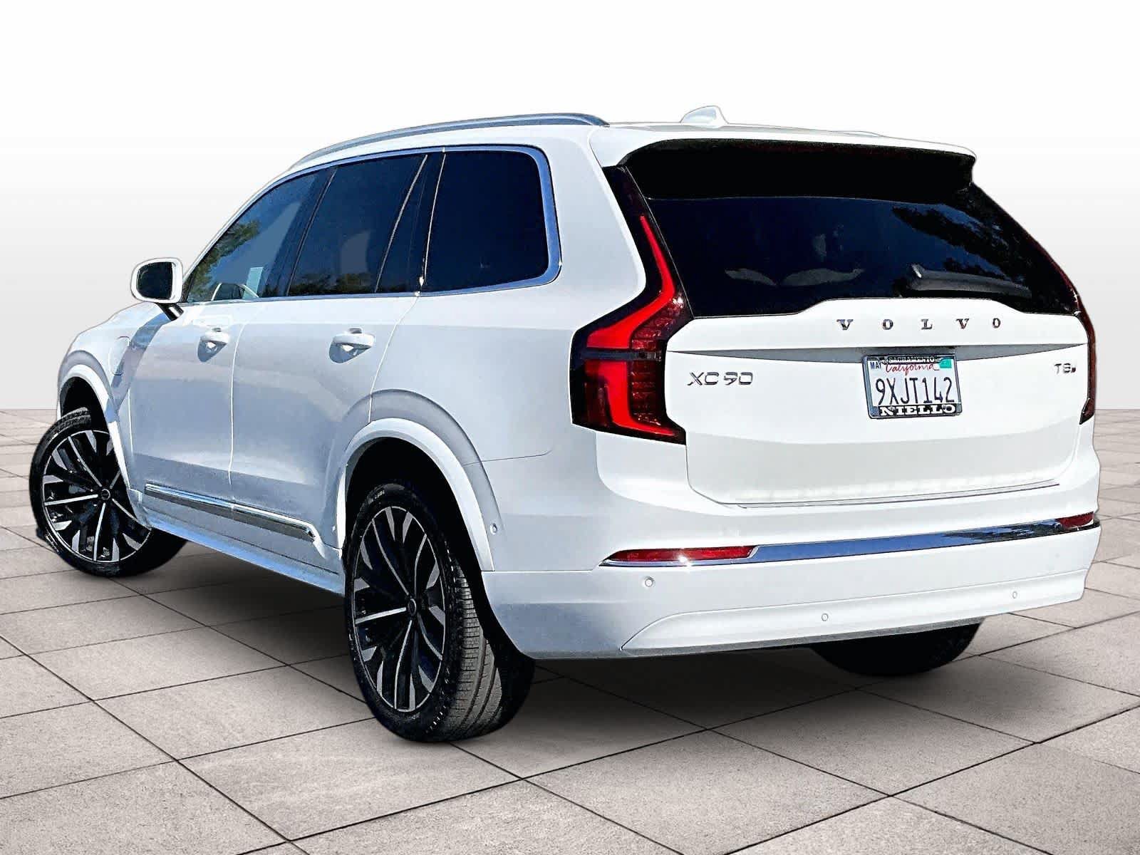 Used 2026 Volvo XC90 T8 Plus w/ Protection Package Premier AWD/4WD image 16