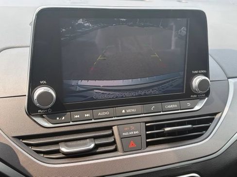 Used 2023 Nissan Altima 2.5 SR FWD image 3
