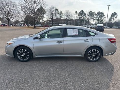 Used 2016 Toyota Avalon XLE image 2