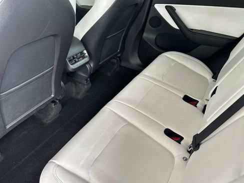 Used 2022 Tesla Model Y Performance image 14