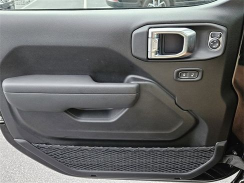 New 2025 Jeep Gladiator Sport image 15