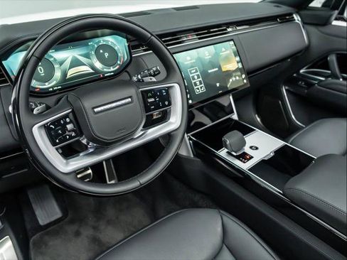 New 2025 Land Rover Range Rover Long Wheelbase Autobiography image 16