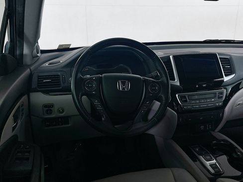 Used 2017 Honda Pilot Touring image 17