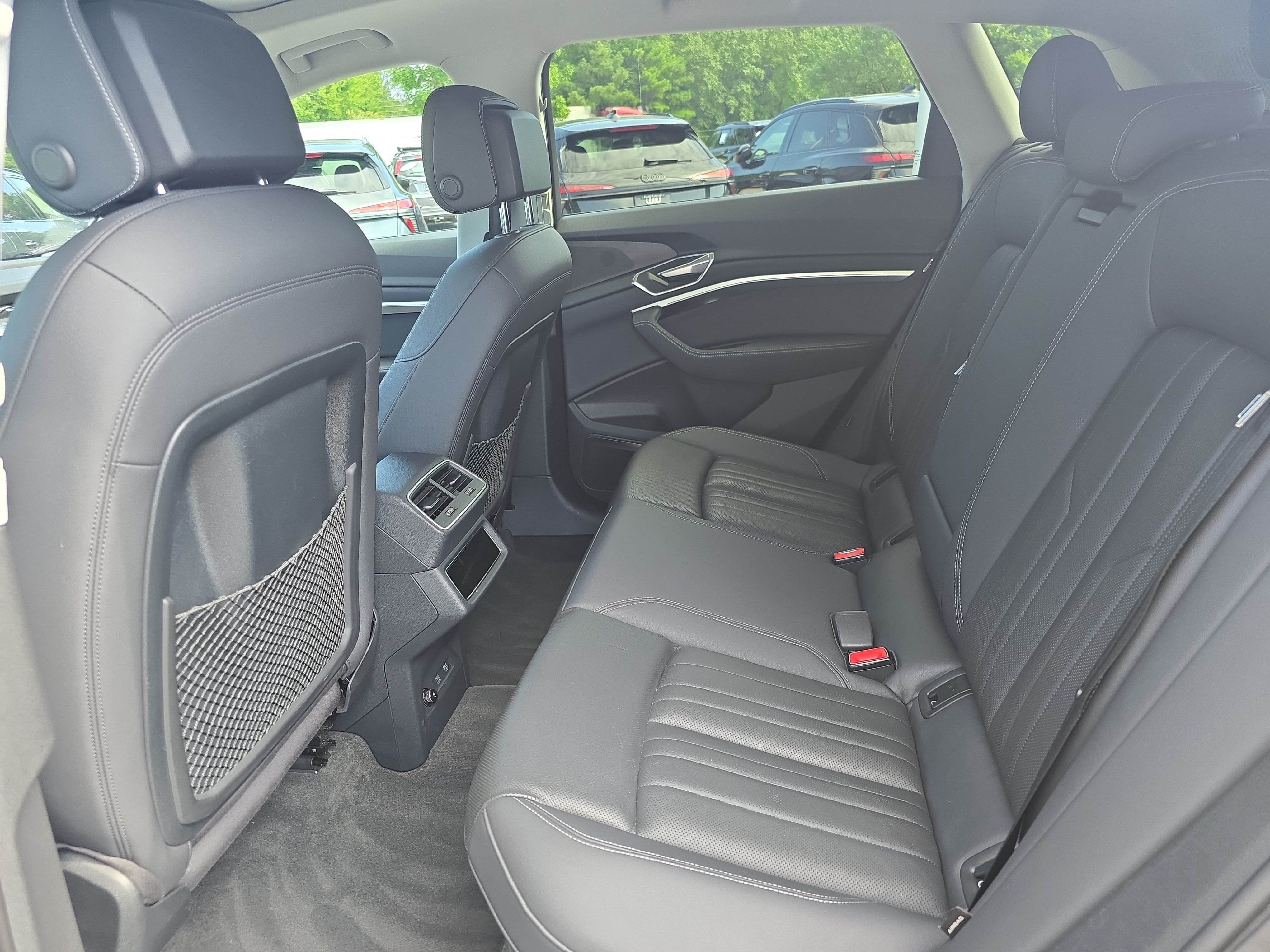 Used 2021 Audi e-tron Premium Plus w/ Premium Plus Package AWD/4WD image 13