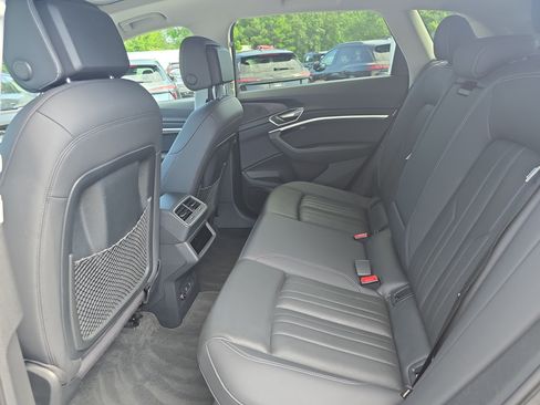 Used 2021 Audi e-tron Premium Plus w/ Premium Plus Package AWD/4WD image 13
