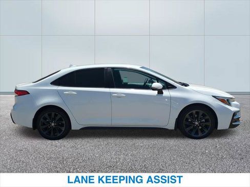 Used 2024 Toyota Corolla SE w/ SE Convenience Package FWD image 6