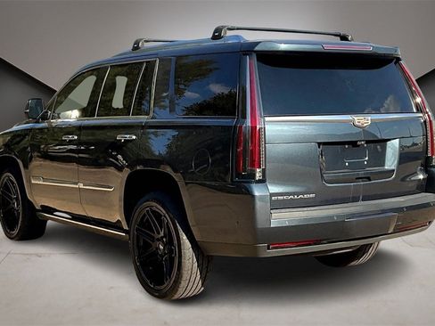 Used 2019 Cadillac Escalade Premium Luxury image 4