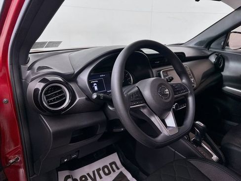 Used 2020 Nissan Kicks SV image 9