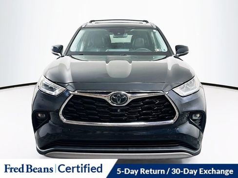 Used 2020 Toyota Highlander Platinum image 2