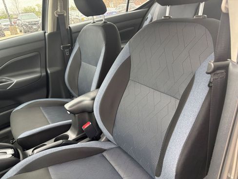 Used 2025 Nissan Versa SV FWD image 34