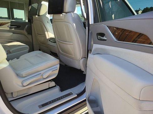 Certified 2023 Cadillac Escalade ESV Premium Luxury Platinum image 27
