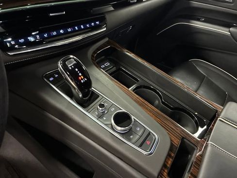 Certified 2023 Cadillac Escalade ESV Premium Luxury AWD/4WD image 25