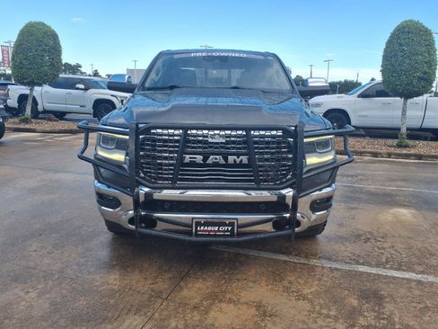 Used 2019 RAM 1500 Laramie AWD/4WD image 5