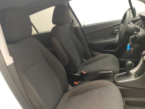 Used 2020 Chevrolet Trax LS w/ Tint and Cruise Package FWD image 21
