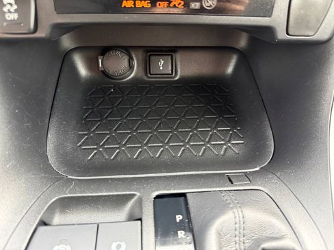 Used 2021 Toyota RAV4 XLE AWD/4WD image 39