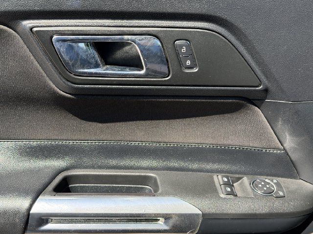 Used 2015 Ford Mustang Coupe RWD image 21